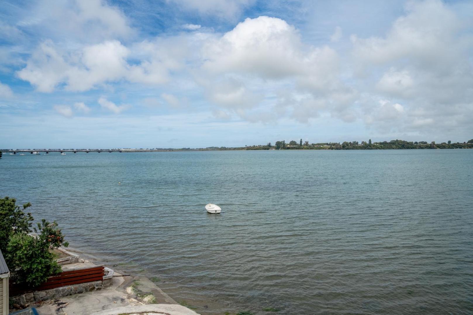 Harbour View Motel And Waterfront Apartments Tauranga Exterior photo